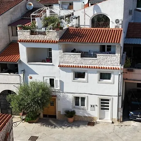 Sweet House And * روفينج